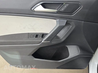 2018 Volkswagen Tiguan S – miniatura 9