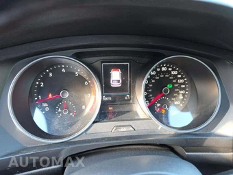 2018 Volkswagen Tiguan SE – miniatura 9