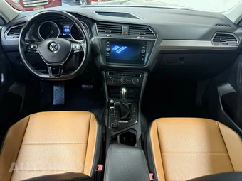 2018 Volkswagen Tiguan SE - miniatura 14