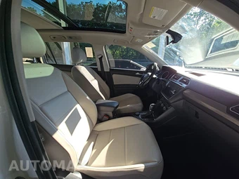 2018 Volkswagen Tiguan SE - miniatura 8