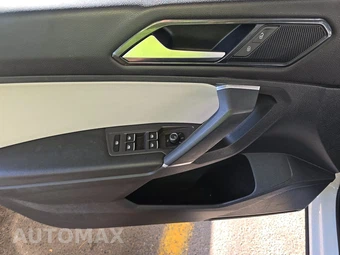 2018 Volkswagen Tiguan SE - miniatura 9