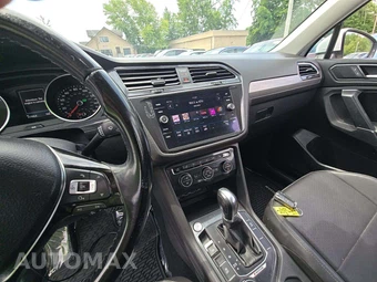 2018 Volkswagen Tiguan SE – miniatura 10