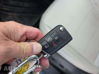 2018 Volkswagen Tiguan SE - miniatura 5