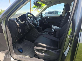 2018 Volkswagen Tiguan SE - miniatura 3