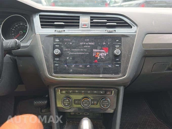 2018 Volkswagen Tiguan SE – miniatura 10