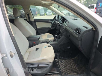 2018 Volkswagen Tiguan SE – miniatura 18