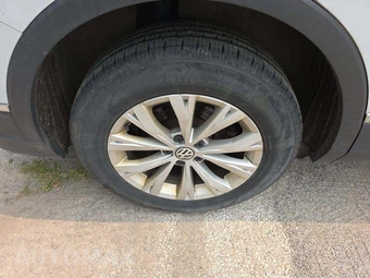 2018 Volkswagen Tiguan SE – miniatura 25