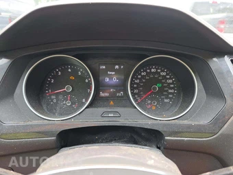 2018 Volkswagen Tiguan SE – miniatura 9
