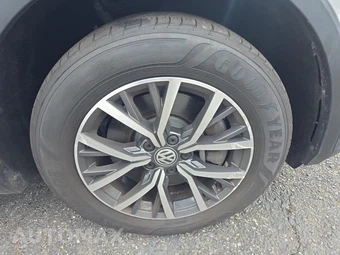 2018 Volkswagen Tiguan SE – miniatura 9