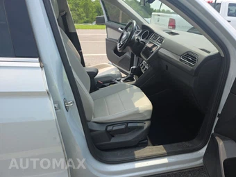 2018 Volkswagen Tiguan SE - miniatura 8