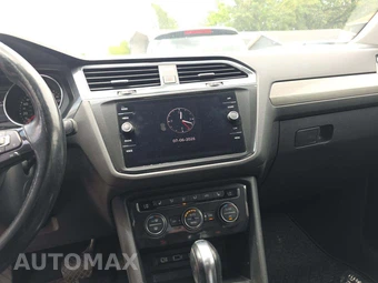 2018 Volkswagen Tiguan SE – miniatura 10