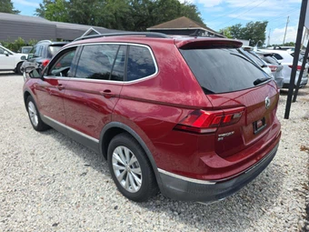 2018 Volkswagen Tiguan SE – miniatura 2