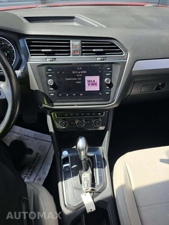 2018 Volkswagen Tiguan SE - miniatura 10