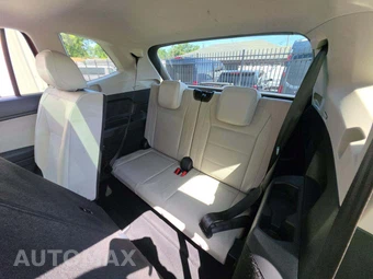 2018 Volkswagen Tiguan SE - miniatura 14