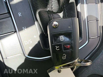 2018 Volkswagen Tiguan SE - miniatura 8