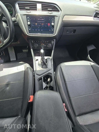 2018 Volkswagen Tiguan SE – miniatura 10