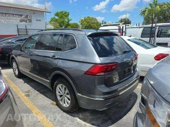 2018 Volkswagen Tiguan SE – miniatura 2