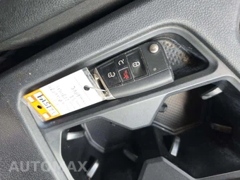 2018 Volkswagen Tiguan SE - miniatura 8