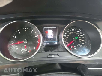 2018 Volkswagen Tiguan SE - miniatura 9