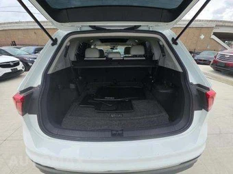 2018 Volkswagen Tiguan SE - miniatura 15