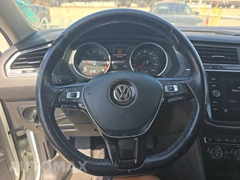 2018 Volkswagen Tiguan SE – miniatura 10