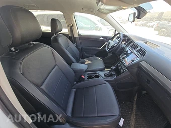2018 Volkswagen Tiguan SE – miniatura 8
