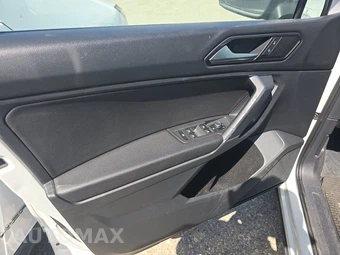 2018 Volkswagen Tiguan SE – miniatura 9