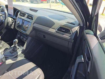 2018 Volkswagen Tiguan SE - miniatura 20