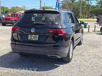 2018 Volkswagen Tiguan SE - miniatura 3