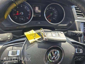 2018 Volkswagen Tiguan SE - miniatura 8