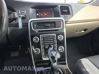 2018 Volvo S60 Cross Country T5 Platinum - miniatura 10