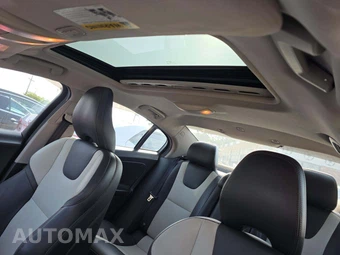2018 Volvo S60 Cross Country T5 Platinum - miniatura 11