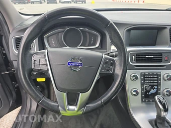 2018 Volvo S60 T5 Dynamic – miniatura 10