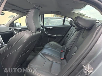 2018 Volvo S60 T5 Dynamic – miniatura 13