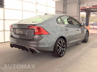 2018 Volvo S60 T5 Dynamic – miniatura 4