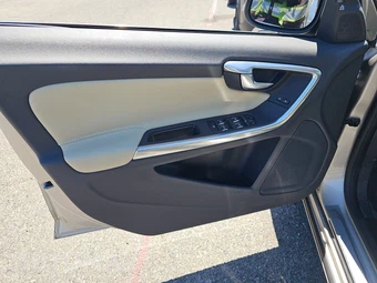 2018 Volvo S60 T5 Inscription - miniatura 9