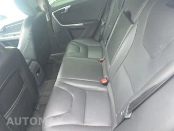 2018 Volvo V60 Cross Country T5 - miniatura 16