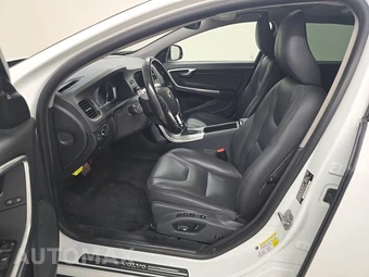 2018 Volvo V60 Cross Country T5 - miniatura 7