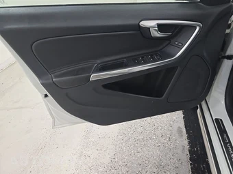 2018 Volvo V60 Cross Country T5 - miniatura 9