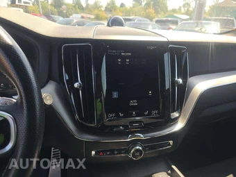 2018 Volvo XC60 Plug-In Hybrid T8 R-Design - miniatura 10