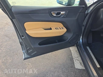 2018 Volvo XC60 T5 Inscription - miniatura 9