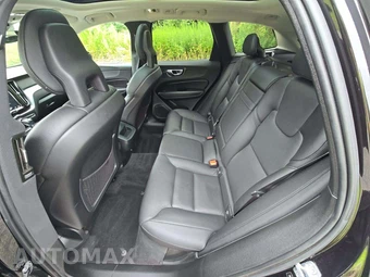 2018 Volvo XC60 T5 Momentum – miniatura 13