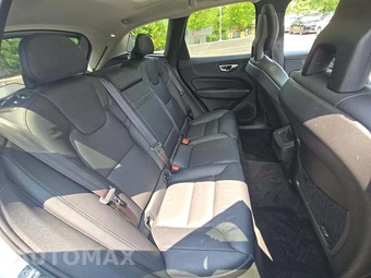 2018 Volvo XC60 T5 Momentum – miniatura 16