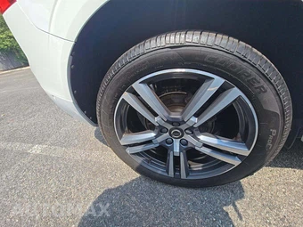 2018 Volvo XC60 T5 Momentum – miniatura 21