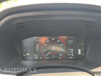 2018 Volvo XC60 T5 Momentum – miniatura 9