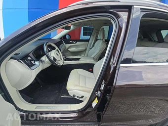 2018 Volvo XC60 T5 Momentum - miniatura 6