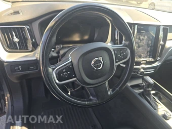2018 Volvo XC60 T6 Momentum - miniatura 10
