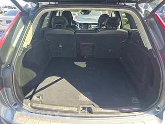2018 Volvo XC60 T6 Momentum - miniatura 17