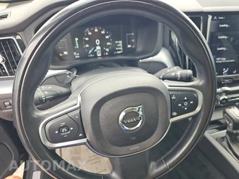 2018 Volvo XC60 T6 Momentum - miniatura 15