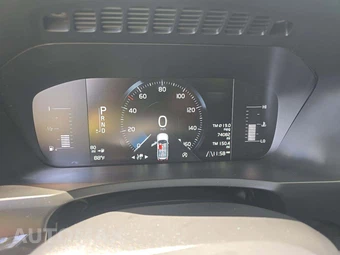 2018 Volvo XC90 T5 Momentum 7-Passenger - miniatura 6